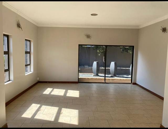 4 BEDROOM HOUSE FOR SALE IN MIDSTREAM ESTATE